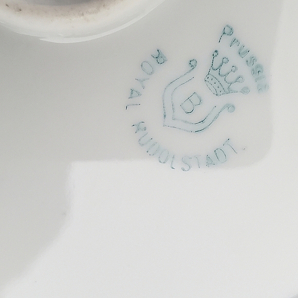 Royal Rudolstadt Prussia Handpainted Plate with White Flowers - Picture 5 of 10